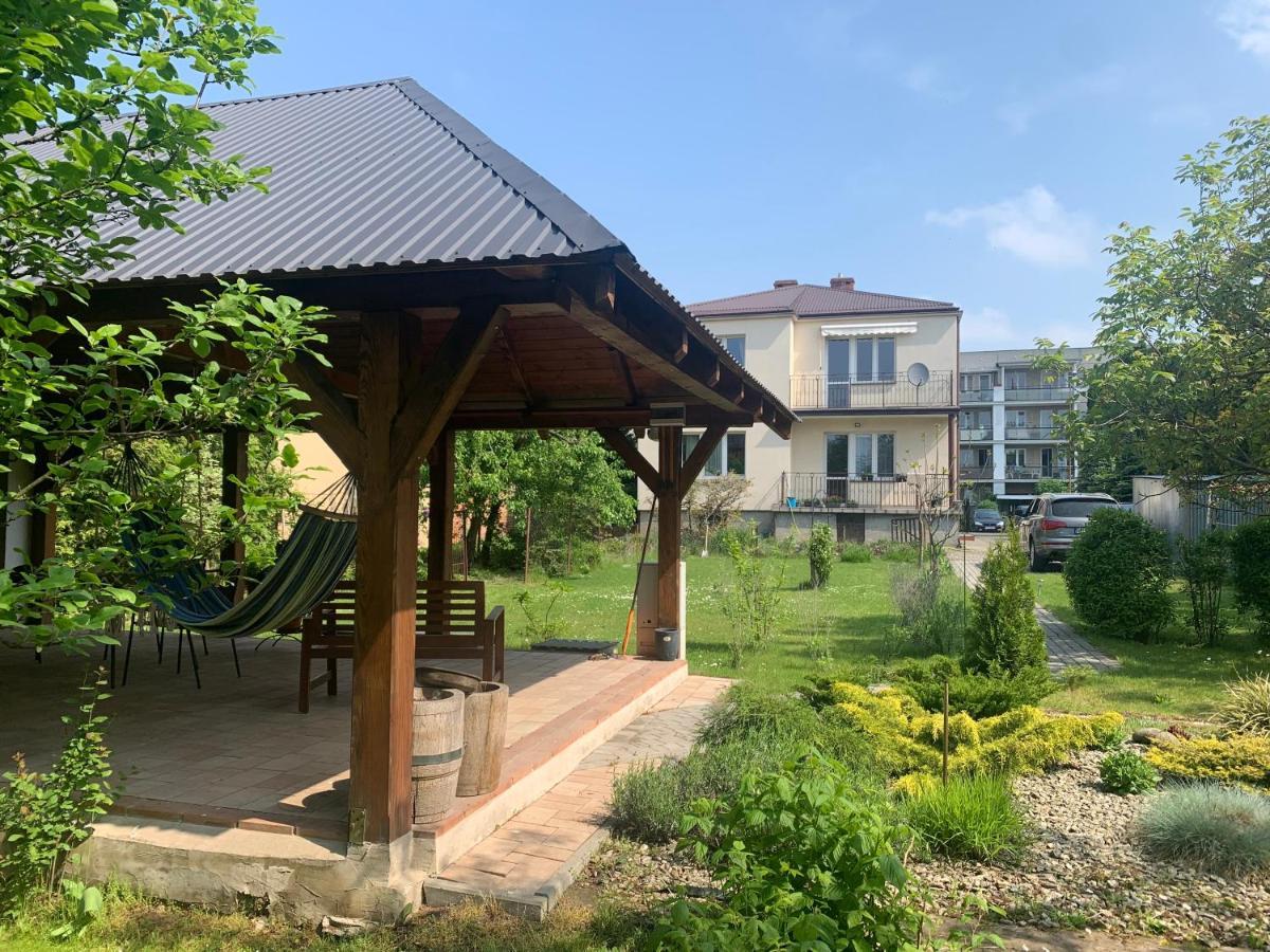 Z Ogrodem Harcerska 4 *